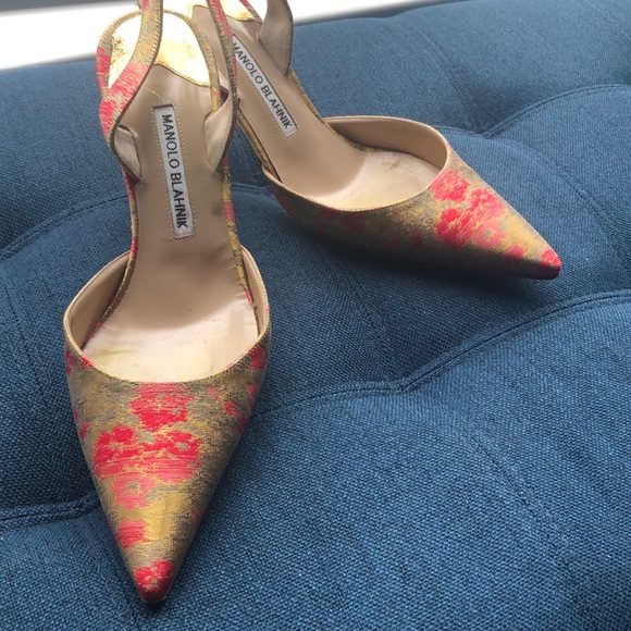 Manolo Blahnik Carolyne 70 Brocade Heels! - Picture 6 of 8
